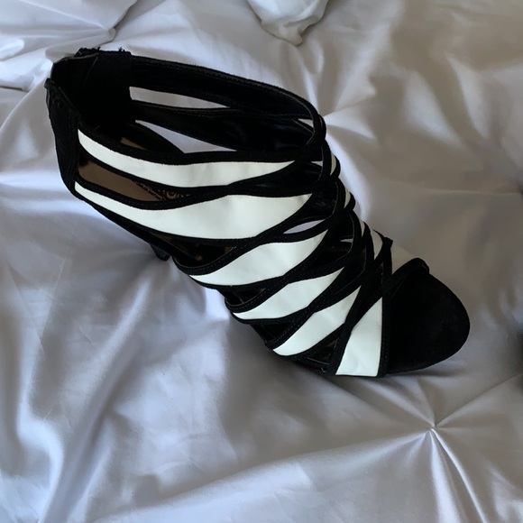Stunning Open Toe Heels. Excellent/brand new condition. Worn once. - Picture 6 of 6